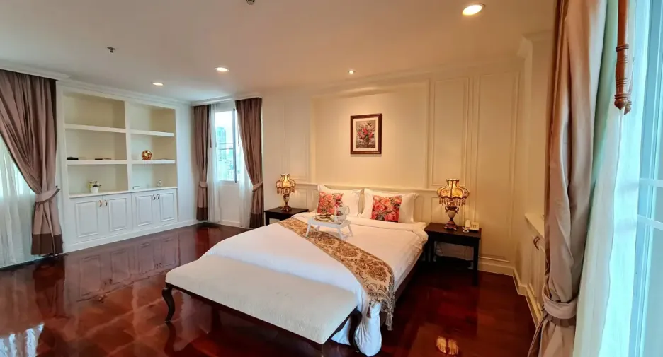 For rent 4 ベッドルーム condo in Watthana, Bangkok