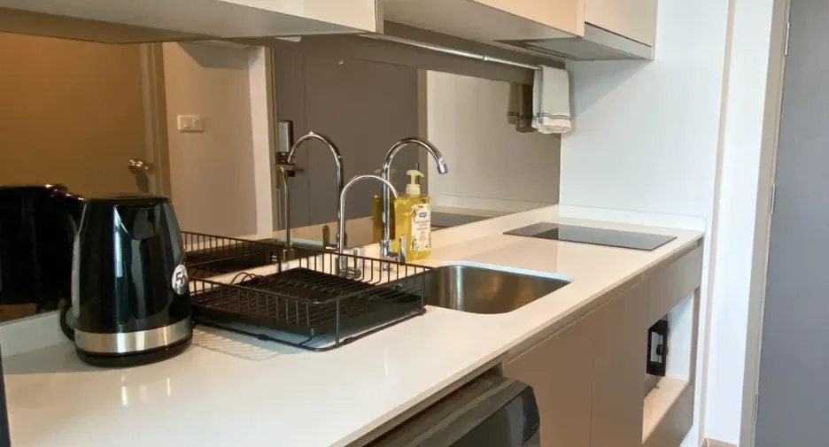 Wohnung zum Kauf und zur Miete mit Studio in Huai Khwang, Bangkok