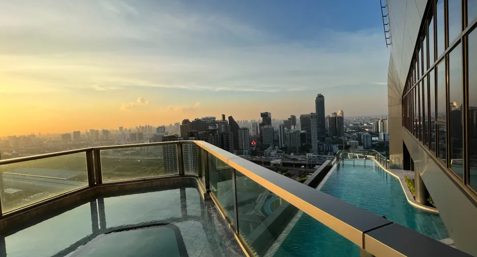 For rent 1 bed condo in Watthana, Bangkok