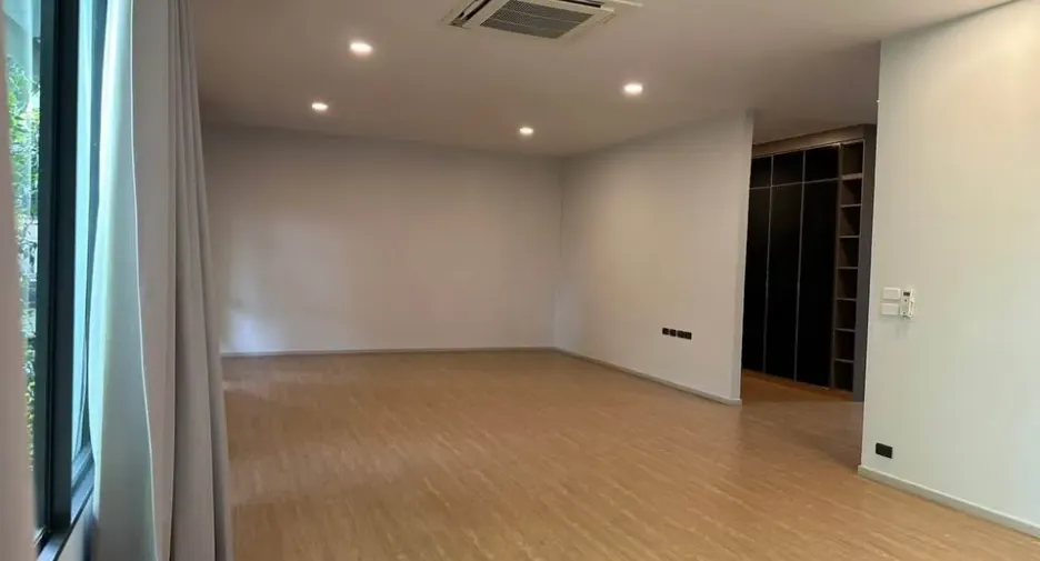 Casa en venta de 5 habitaciones en Watthana, Bangkok