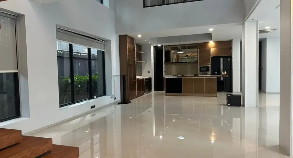 Casa en venta de 5 habitaciones en Watthana, Bangkok