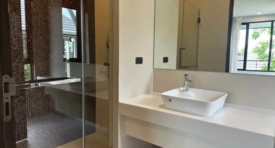 Casa en venta de 5 habitaciones en Watthana, Bangkok