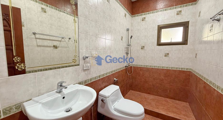 For rent 4 bedrooms house in East Pattaya, Pattaya