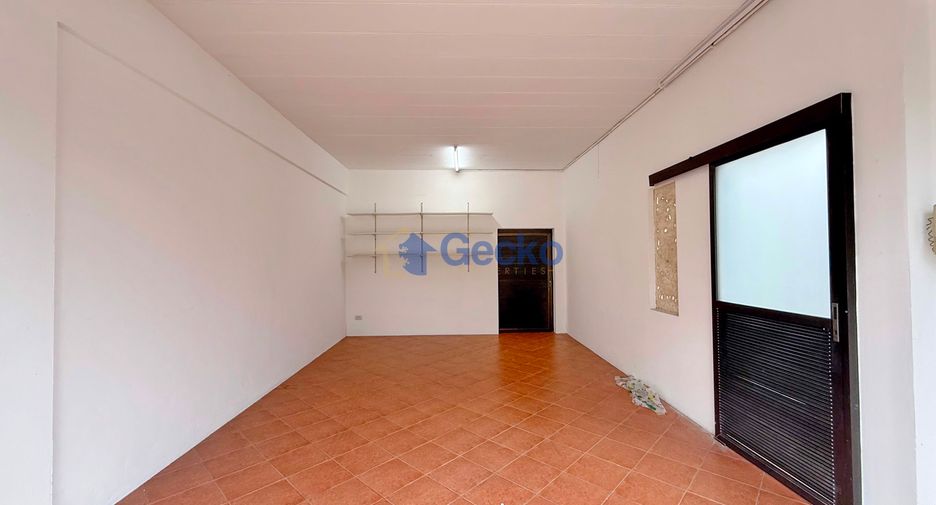 For rent 4 bedrooms house in East Pattaya, Pattaya