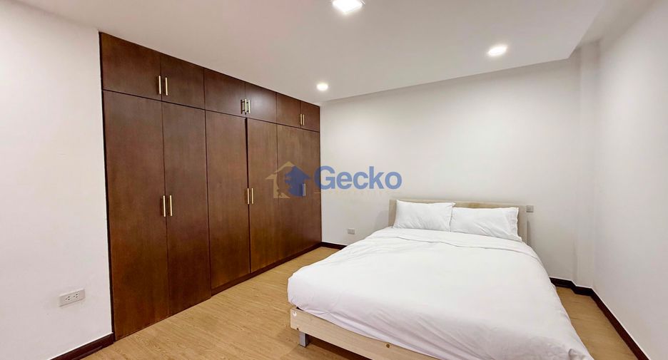 For rent 4 bedrooms house in East Pattaya, Pattaya