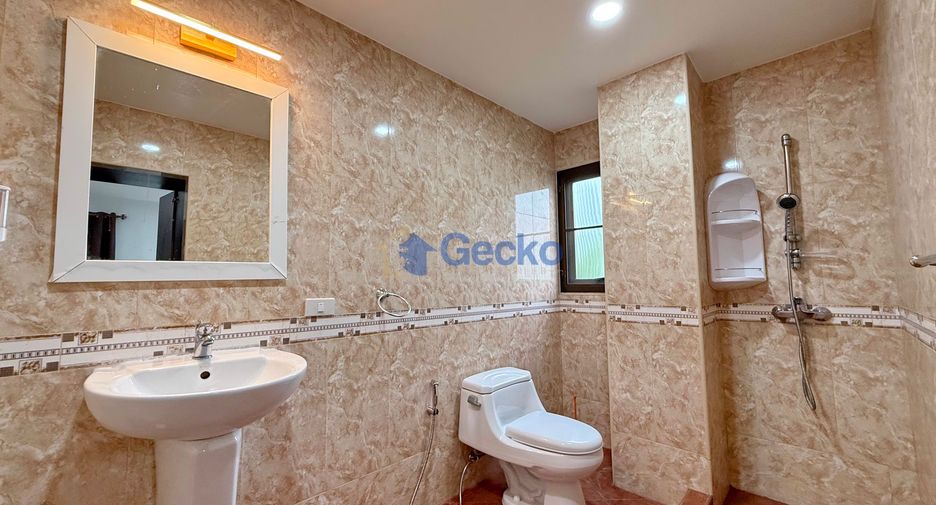 For rent 4 bedrooms house in East Pattaya, Pattaya