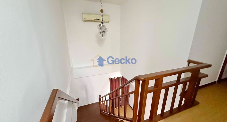 For rent 4 bedrooms house in East Pattaya, Pattaya