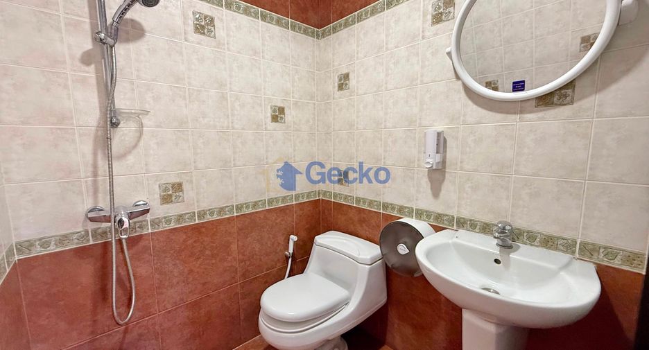 For rent 4 bedrooms house in East Pattaya, Pattaya