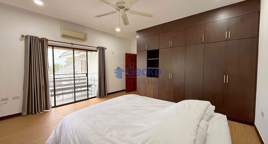 For rent 4 bedrooms house in East Pattaya, Pattaya