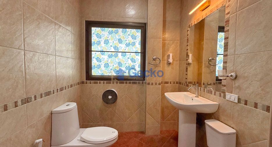 For rent 4 bedrooms house in East Pattaya, Pattaya