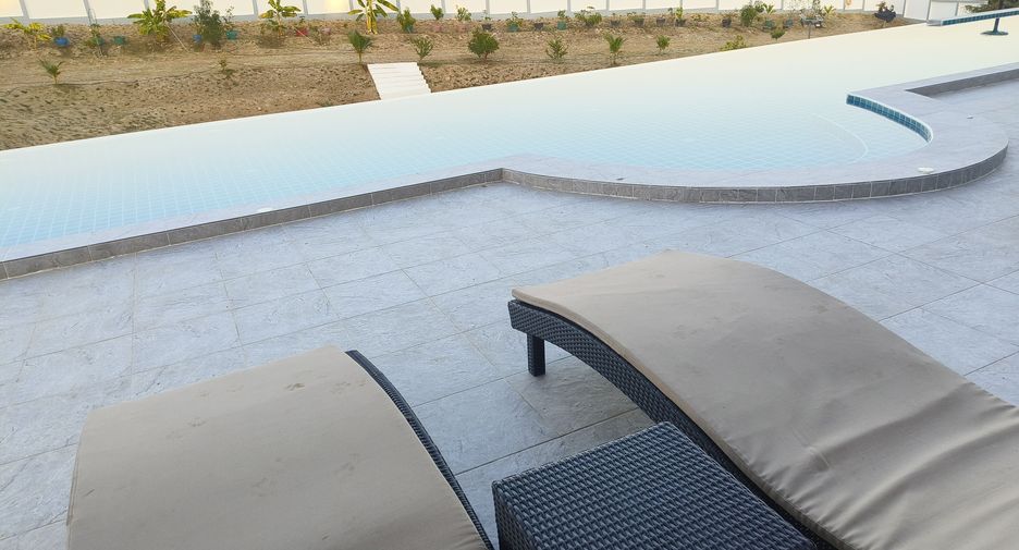 For sale and for rent 5 bedrooms house in San Pa Tong, Chiang Mai