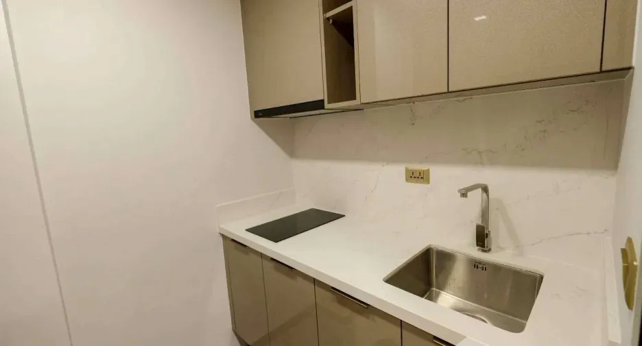 Wohnung zum Kauf mit 1 Zimmer in Huai Khwang, Bangkok