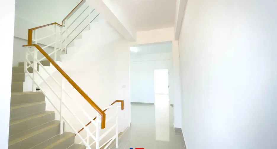 À vendre 2 chambres maison de ville à Sam Phran, Nakhon Pathom