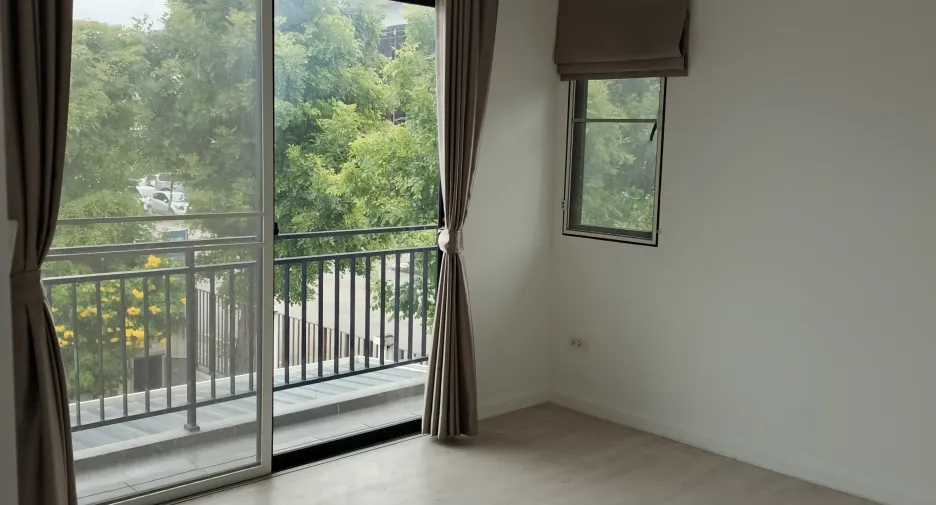 Haus zum Kauf mit 4 Zimmer in Thanyaburi, Pathum Thani