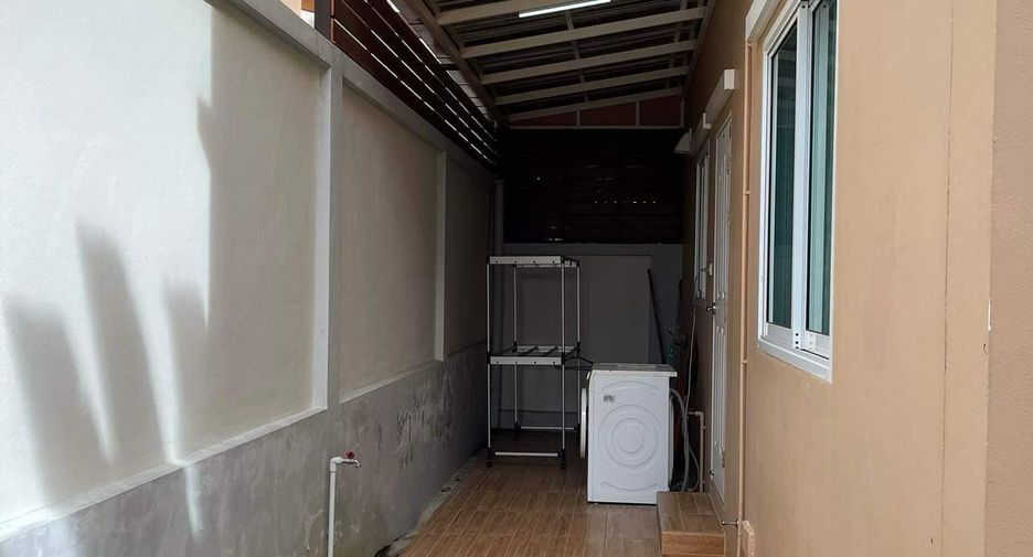 For rent 3 bedrooms house in East Pattaya, Pattaya