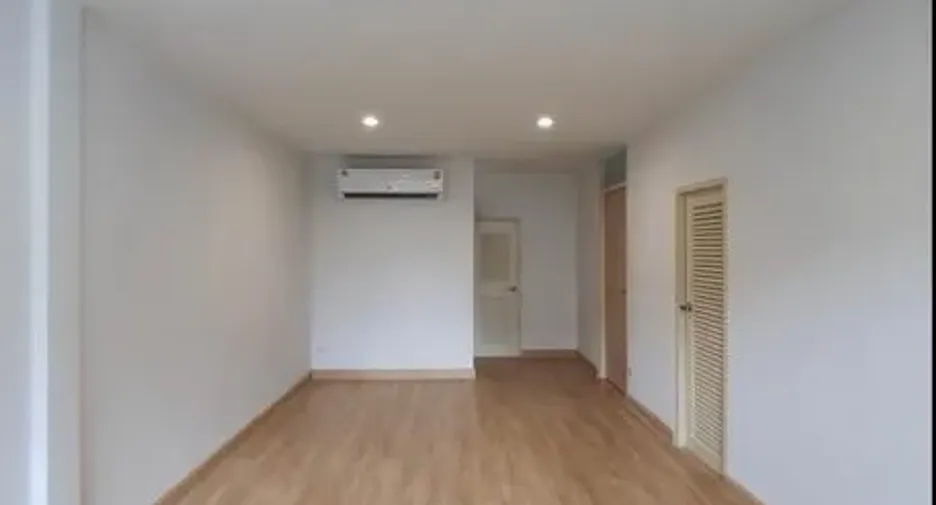 For rent 3 ベッドルーム townhouse in Phaya Thai, Bangkok