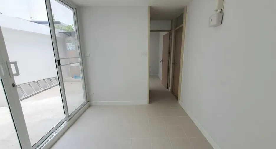 For rent 3 ベッドルーム townhouse in Phaya Thai, Bangkok
