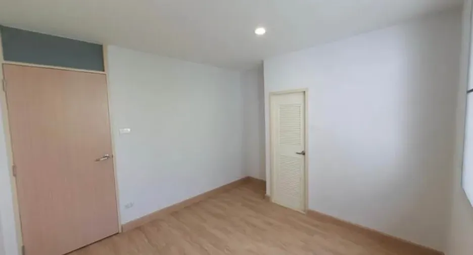 For rent 3 ベッドルーム townhouse in Phaya Thai, Bangkok