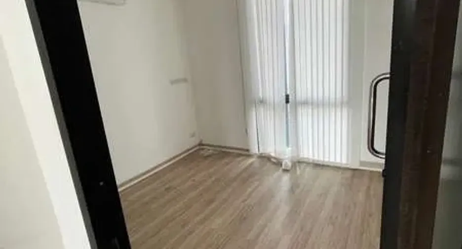 For rent and for sale 8 bedrooms office in Wang Thonglang, Bangkok