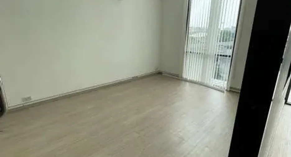 For rent and for sale 8 bedrooms office in Wang Thonglang, Bangkok