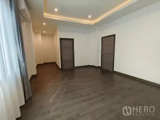Аренда и продажа 4 спальни дом в Щаттхана, Бангкок