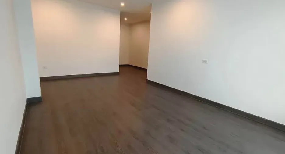 Casa en alquiler y en venta de 4 habitaciones en Watthana, Bangkok