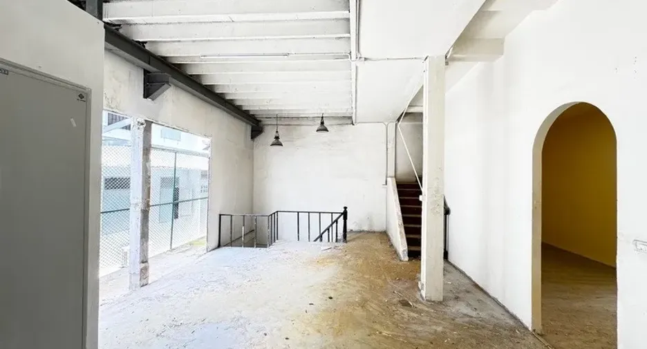 出租 4 卧室 商业空间 在 Dusit, 曼谷