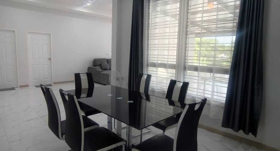 For rent 3 bedrooms house in East Pattaya, Pattaya