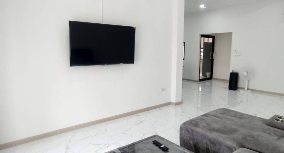 For rent 3 bedrooms house in East Pattaya, Pattaya