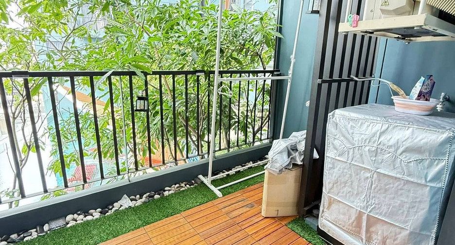 Condo en alquiler de 1 habitaciones en Huai Khwang, Bangkok
