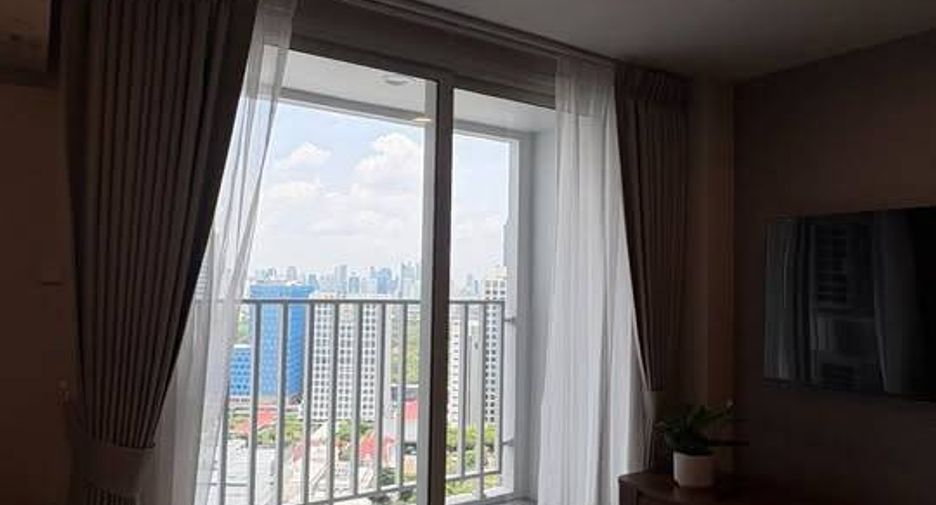 For rent 2 bedrooms condo in Bang Rak, Bangkok