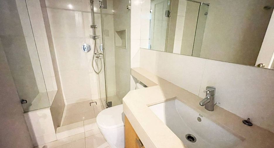 Wohnung zur Miete mit 2 Zimmer in Pathum Wan, Bangkok