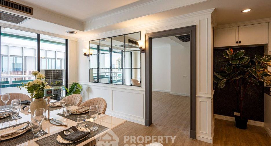 For sale 3 bedrooms condo in Khlong Toei, Bangkok