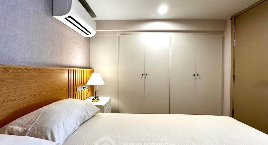 For rent 2 bedrooms condo in Bang Rak, Bangkok