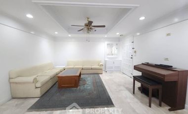 For sale 3 ベッドルーム condo in Watthana, Bangkok