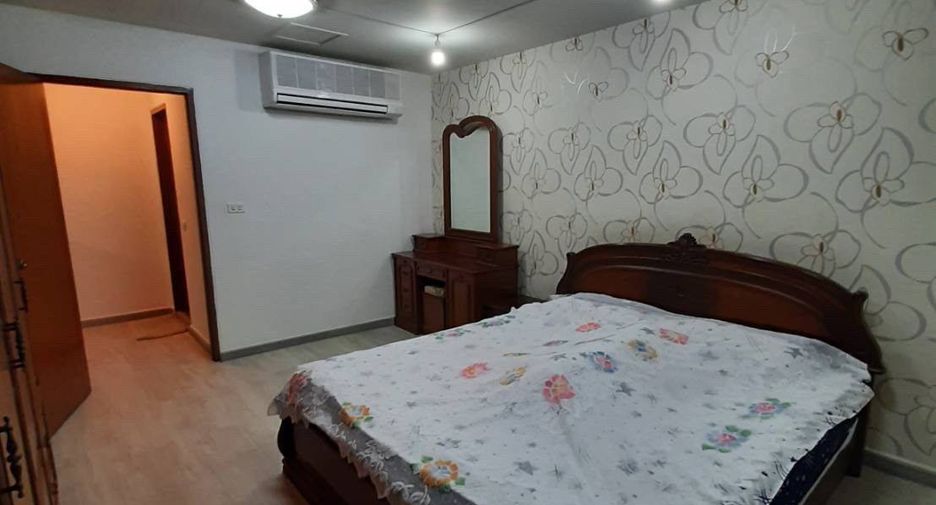 For sale 1 bed condo in Watthana, Bangkok