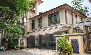 For sale 4 bedrooms house in Watthana, Bangkok