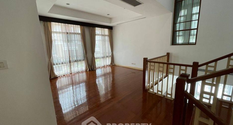 For sale 4 bedrooms house in Watthana, Bangkok