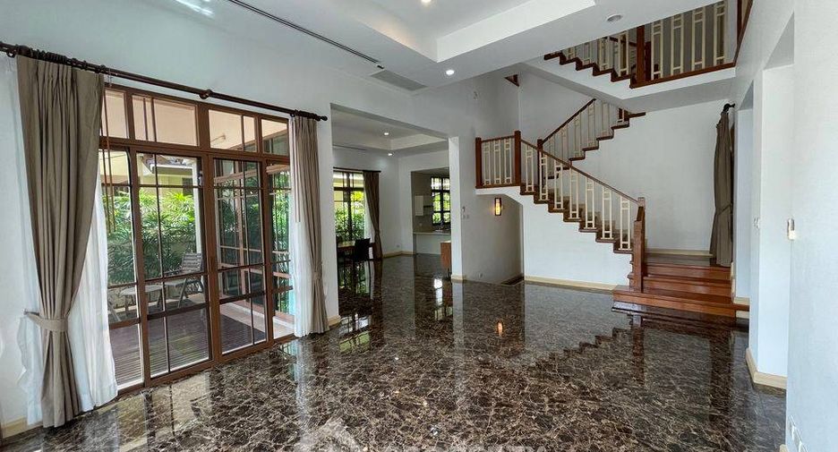 For sale 4 bedrooms house in Watthana, Bangkok