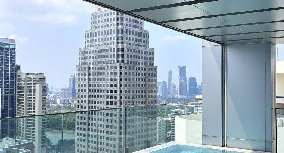 For sale 1 bed condo in Khlong Toei, Bangkok