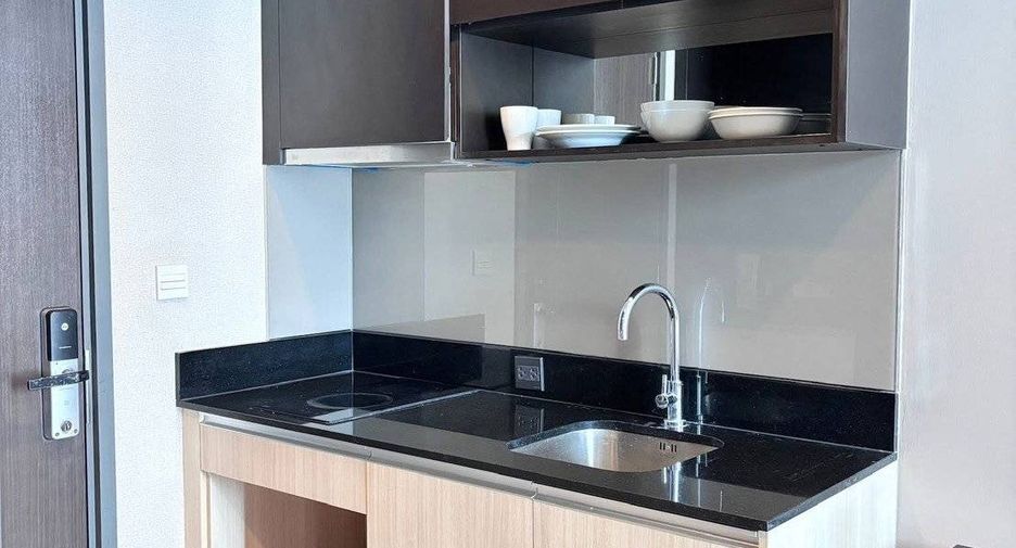 For sale 1 bed condo in Khlong Toei, Bangkok