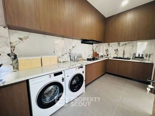 Продажа 4 спальни вилла в Банг Ламунг, Чонбури