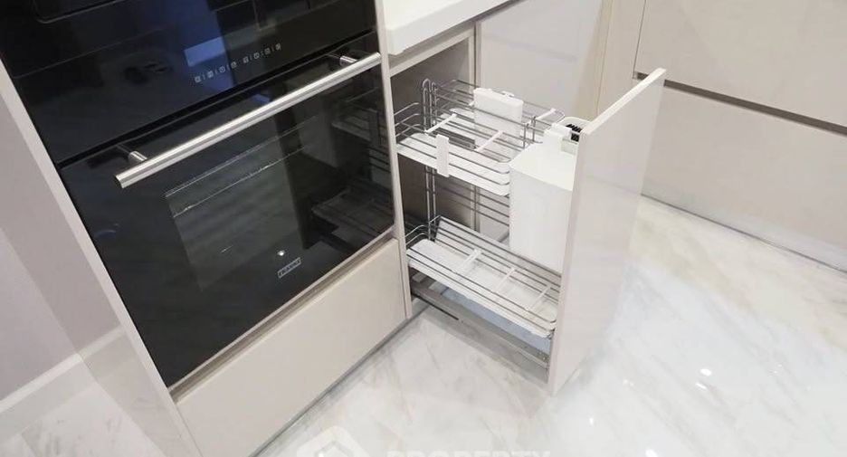 For sale 1 bed condo in Pathum Wan, Bangkok