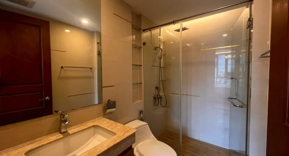 À louer 1 chambre condo à Huai Khwang, Bangkok