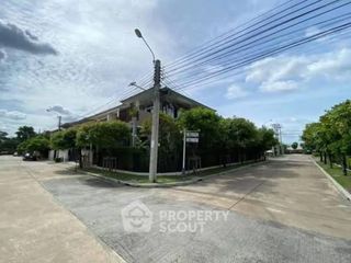 出售 4 卧室 独立屋 在 Phasi Charoen, 曼谷