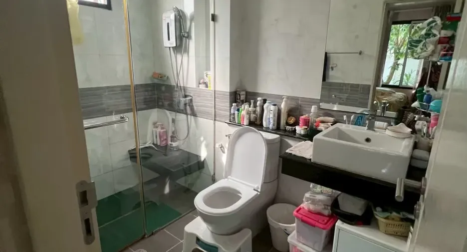 For sale and for rent 4 bedrooms house in Prawet, Bangkok