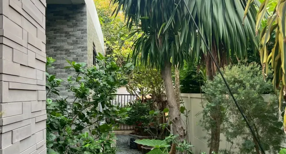 For sale and for rent 4 bedrooms house in Prawet, Bangkok
