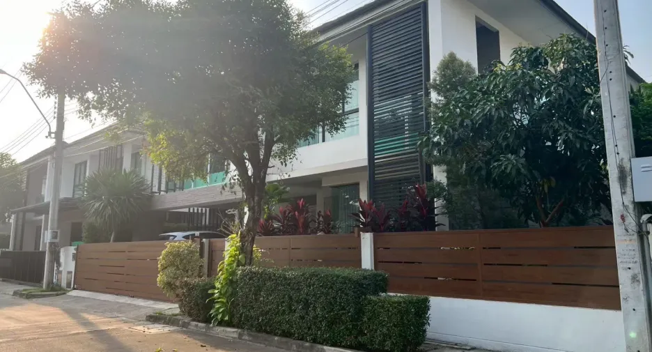 For sale and for rent 4 bedrooms house in Prawet, Bangkok