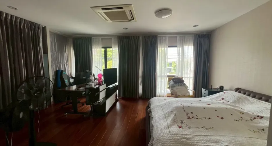 For sale and for rent 4 bedrooms house in Prawet, Bangkok
