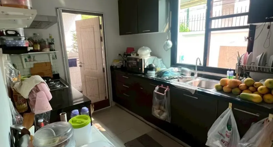For sale and for rent 4 bedrooms house in Prawet, Bangkok